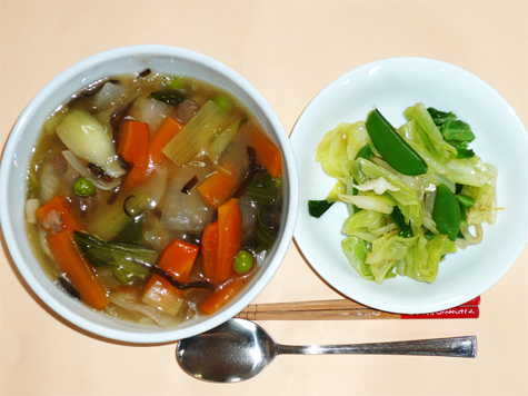 中華丼とキャベツ、もやし、スナップエンドウの和え物