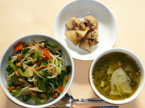 納豆丼とかぶの味噌汁と里芋の煮物