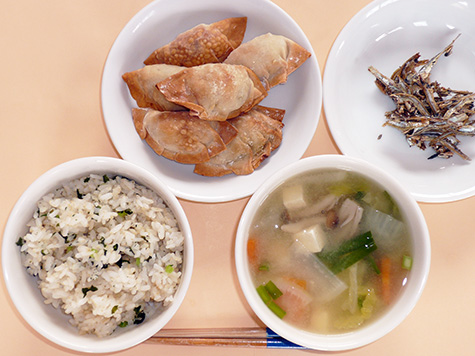 さつま芋餃子(年中料理)と白菜等の味噌汁と菜飯