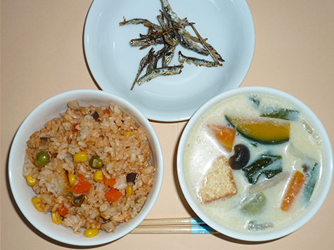 豆乳スープとチキンライス