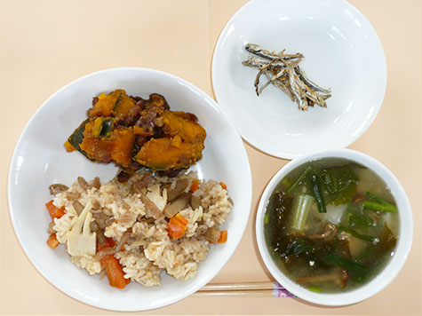 いとこ煮と五目ごはんと納豆汁