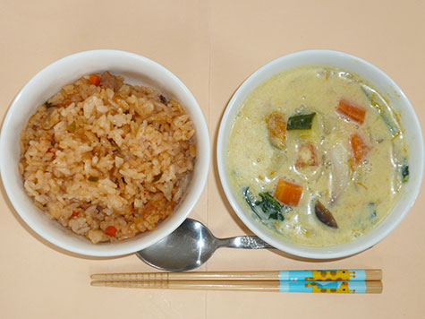 チキンライスと豆乳スープ