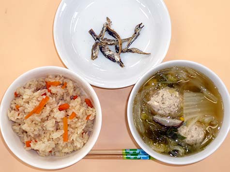 スープ煮と人参ご飯