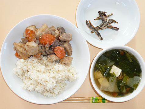 根菜のごま味噌煮と春菊のすまし汁とごはん