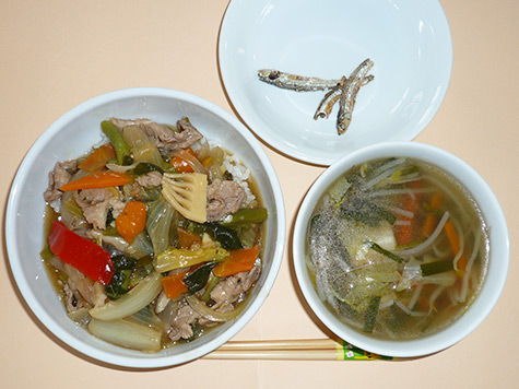 あんかけごはんとキャベツ・高野豆腐のスープ