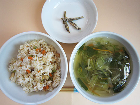 混ぜ炒飯と春雨・レタスのスープ
