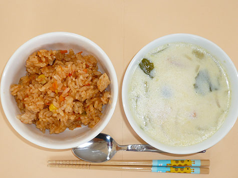 チキンライスと豆乳スープ