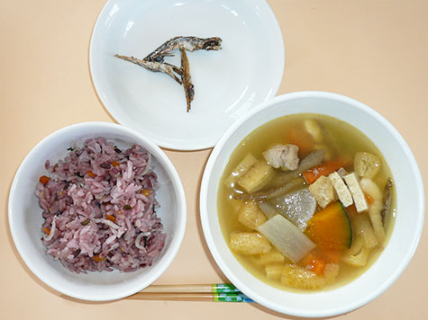 田舎汁と黒米の梅ごはん