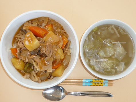 酢豚風丼ともち麦・豆入り野菜スープ