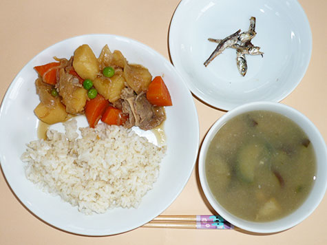 肉じゃがと納豆汁とごはん