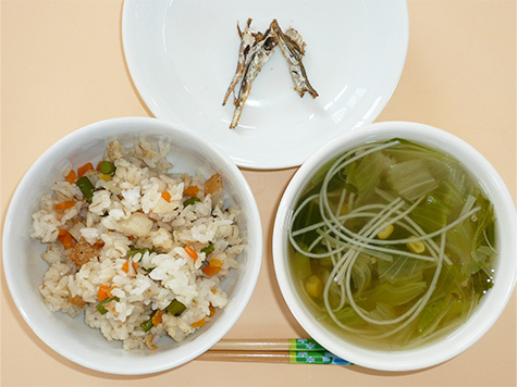 混ぜ炒飯と春雨・レタスのスープ