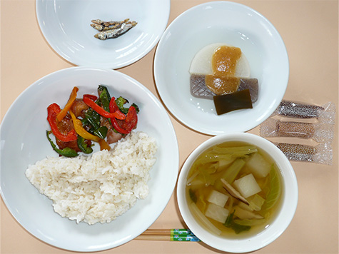 鶏の鍬焼きと田楽と蕪の吸い物とごはんとデザート