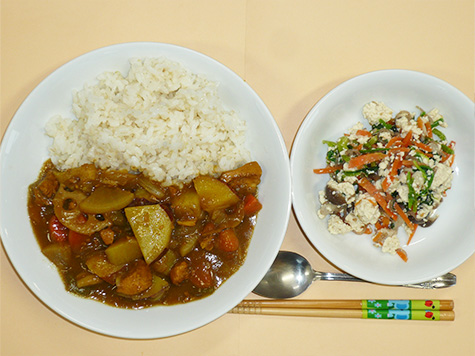 さつまいも入り根菜カレーとほうれん草の白和え