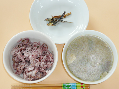 田舎汁と黒米の梅ごはん