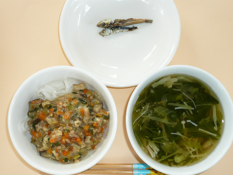 夏野菜入りジャージャー麺ときのこの中華スープ